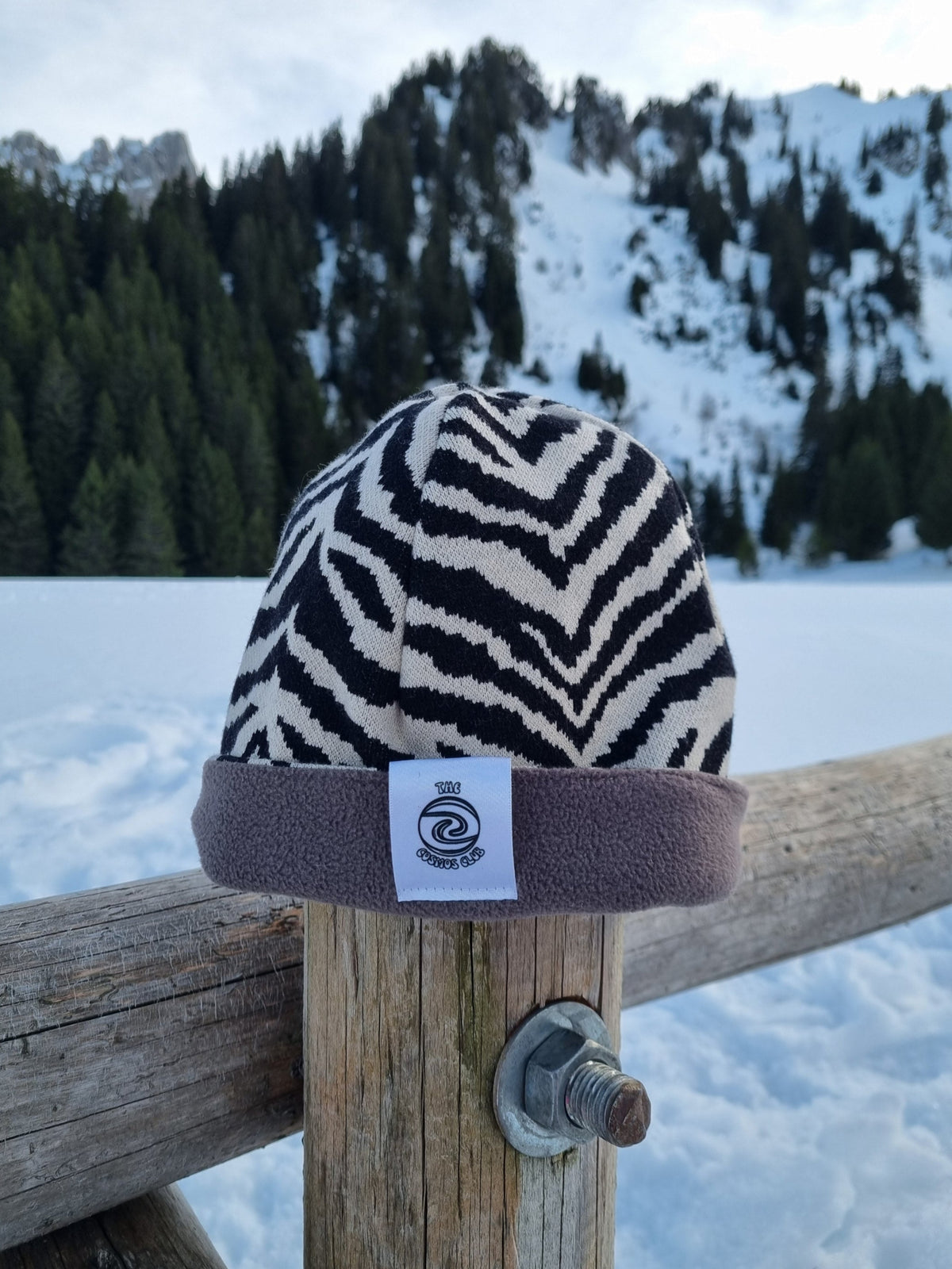 Bonnet polaire marron et coté zebre reversible pour l'hiver