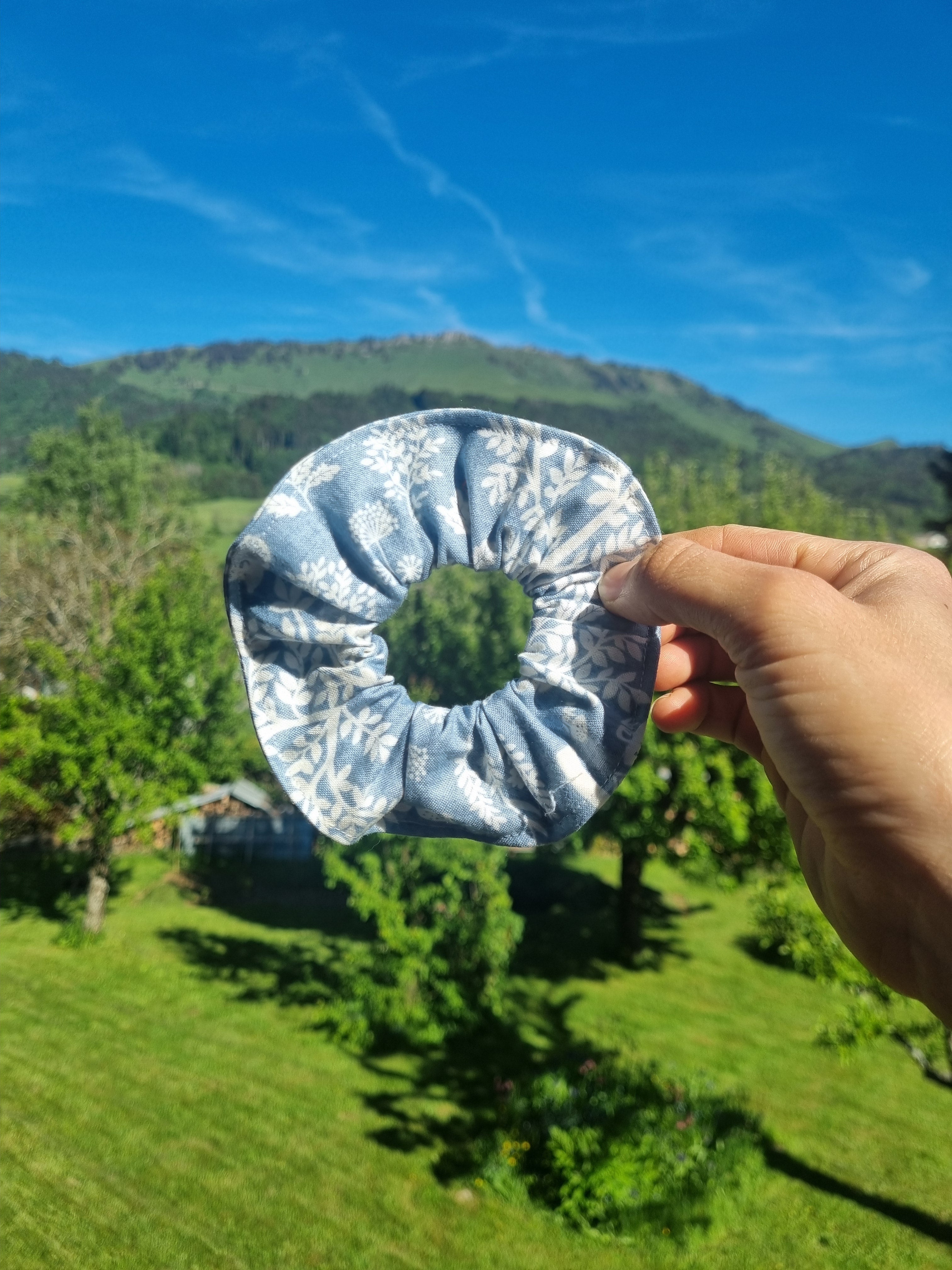 Scrunchie bleu nature forêt hérisson / chouchou cheuveux 