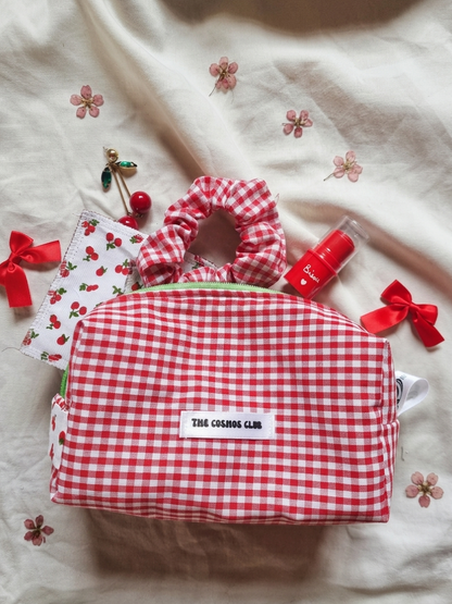 Trousse vichy rouge cousue main avec fermeture éclaire