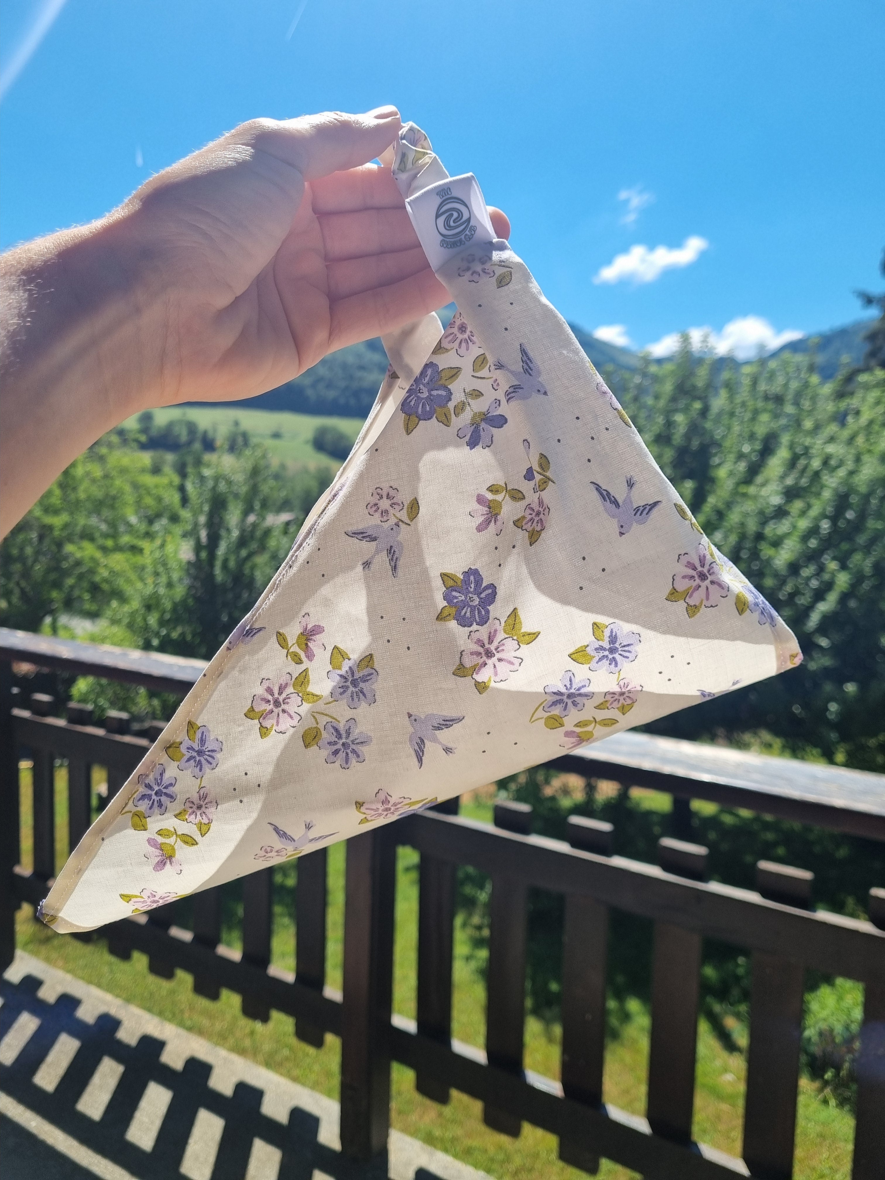 Bandana bandeau triangle fichu cheveux élastiques blanc accessoire cheveux artisanal artisan artisanat fleurs  et oiseaux